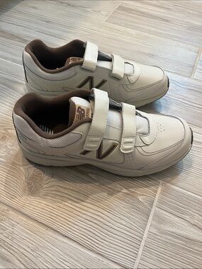 New Balance 411 Walking Sneakers Hook and Loop Velcro (M 11) Walking Strike Path